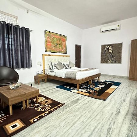 The Burj Resort Luxurious Stay Удайпур Екстериор снимка