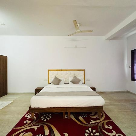 The Burj Resort Luxurious Stay Удайпур Екстериор снимка