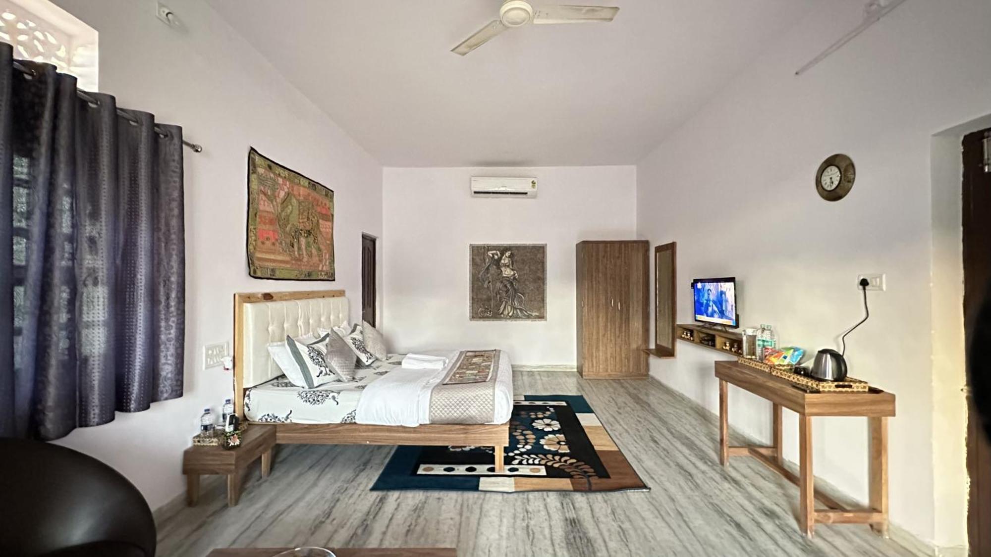 The Burj Resort Luxurious Stay Удайпур Екстериор снимка