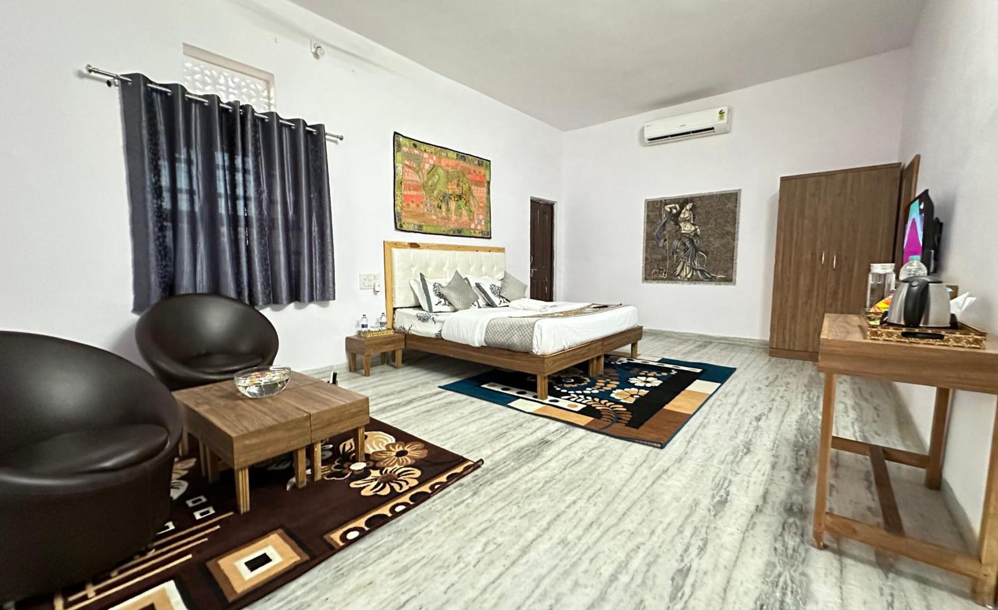 The Burj Resort Luxurious Stay Удайпур Екстериор снимка