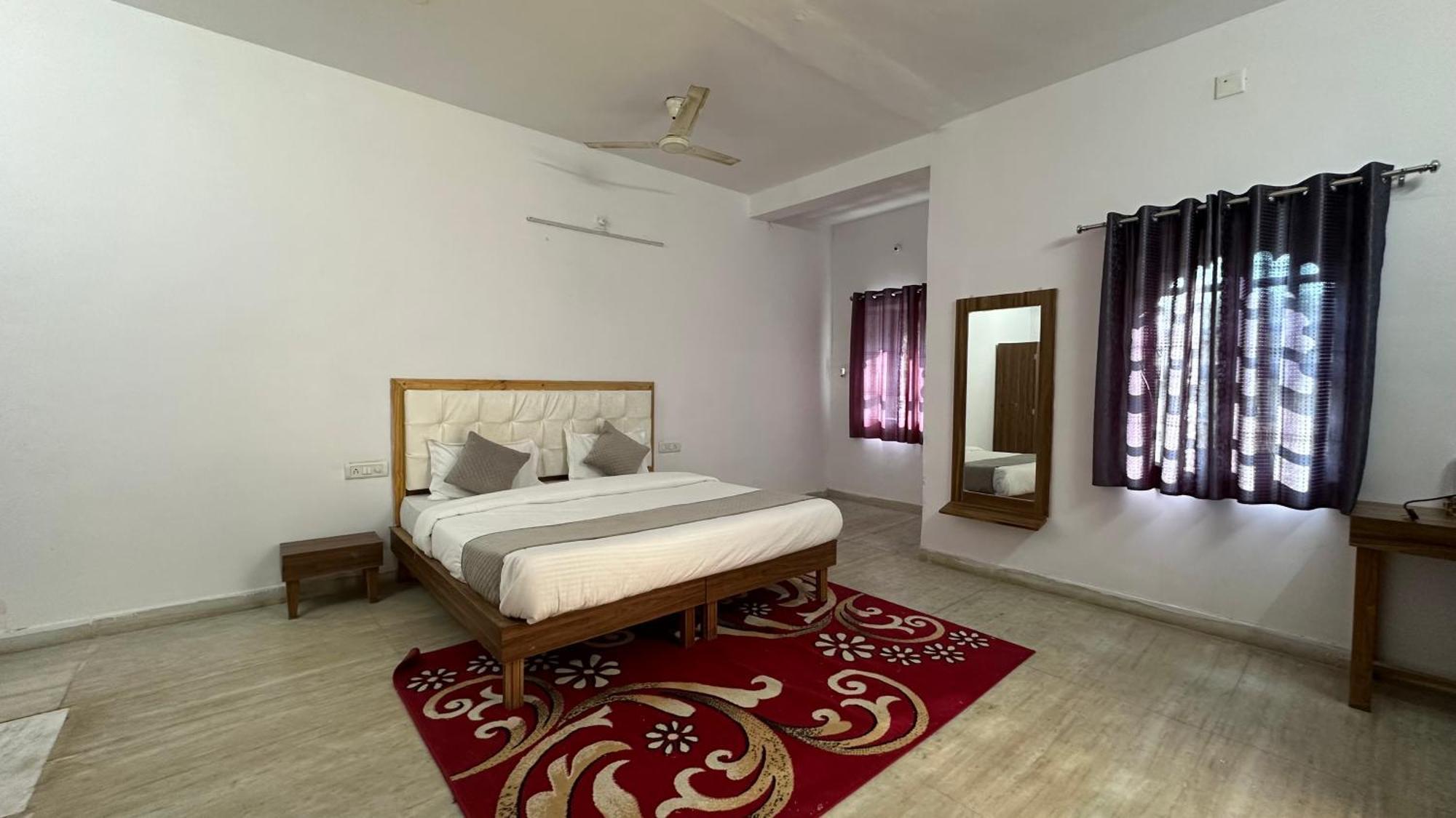 The Burj Resort Luxurious Stay Удайпур Екстериор снимка