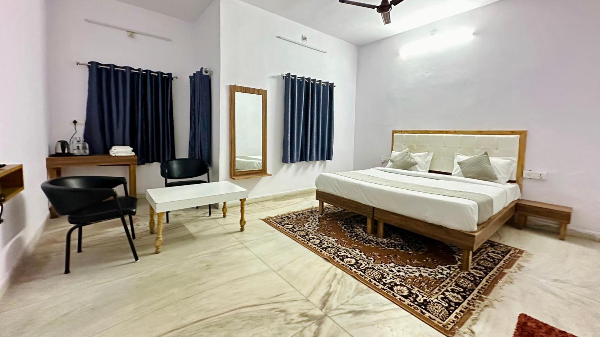 The Burj Resort Luxurious Stay Удайпур Екстериор снимка